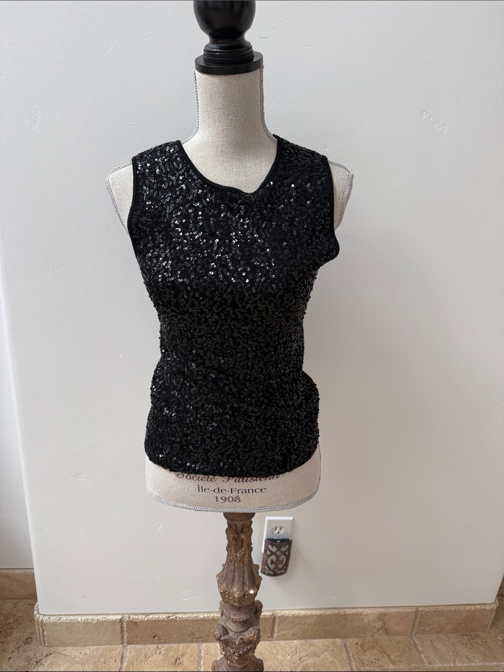 Linda Allard for Ellen Tracy black sequined tank top,8p, EUC